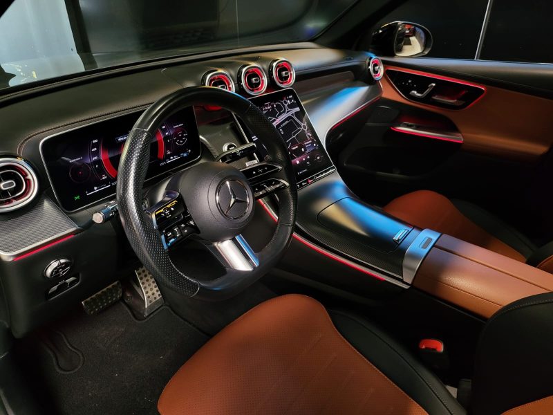 MERCEDES CLASSE GLC 300 E 4MATIC AMG LINE / TOIT OUVRANT / SIEGES ELECTRIQUES A MEMOIRE / DIGITAL LI