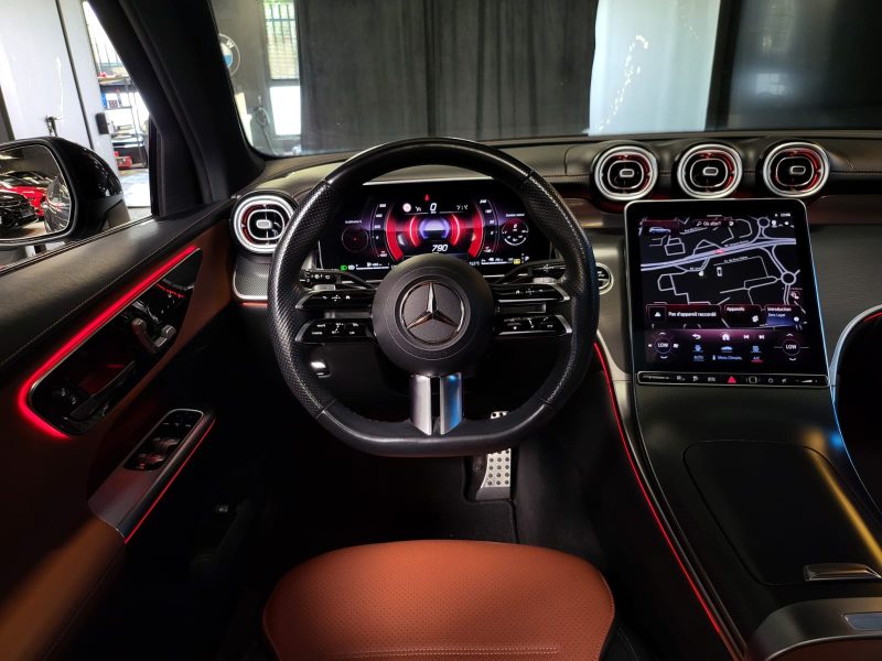 MERCEDES CLASSE GLC 300 E 4MATIC AMG LINE / TOIT OUVRANT / SIEGES ELECTRIQUES A MEMOIRE / DIGITAL LI