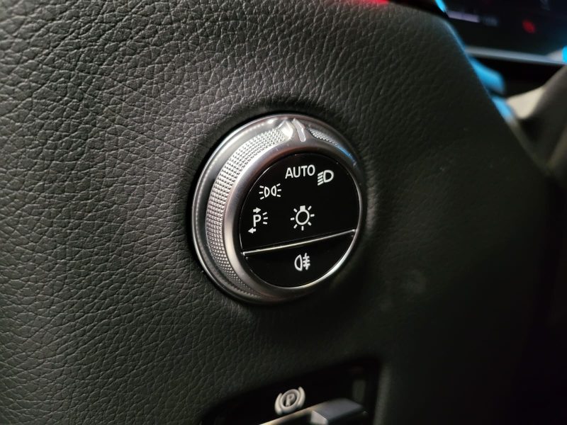 MERCEDES CLASSE GLC 300 E 4MATIC AMG LINE / TOIT OUVRANT / SIEGES ELECTRIQUES A MEMOIRE / DIGITAL LI