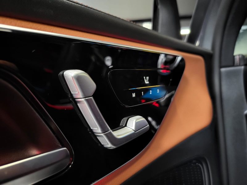 MERCEDES CLASSE GLC 300 E 4MATIC AMG LINE / TOIT OUVRANT / SIEGES ELECTRIQUES A MEMOIRE / DIGITAL LI