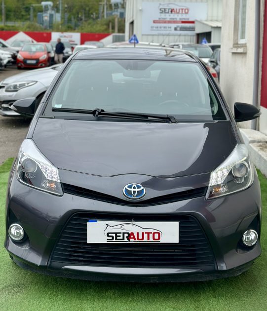 TOYOTA YARIS HYBRID 2013