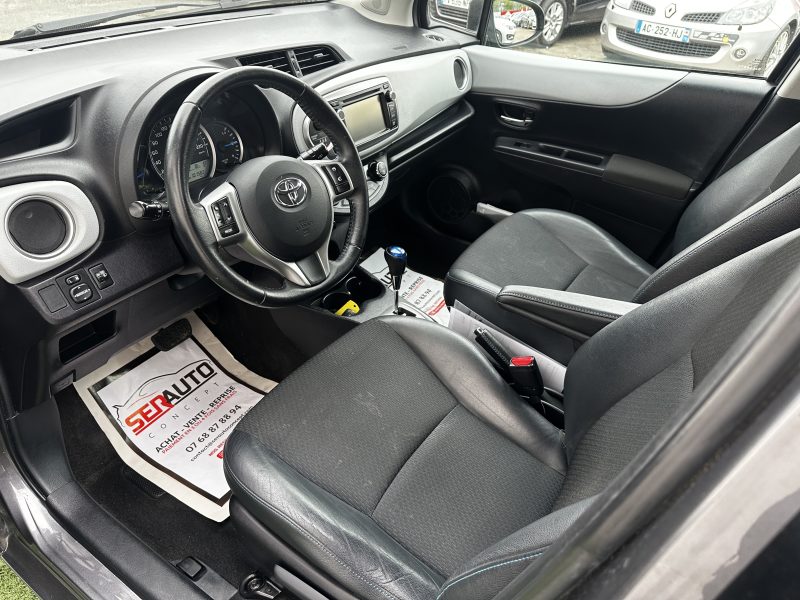TOYOTA YARIS HYBRID 2013