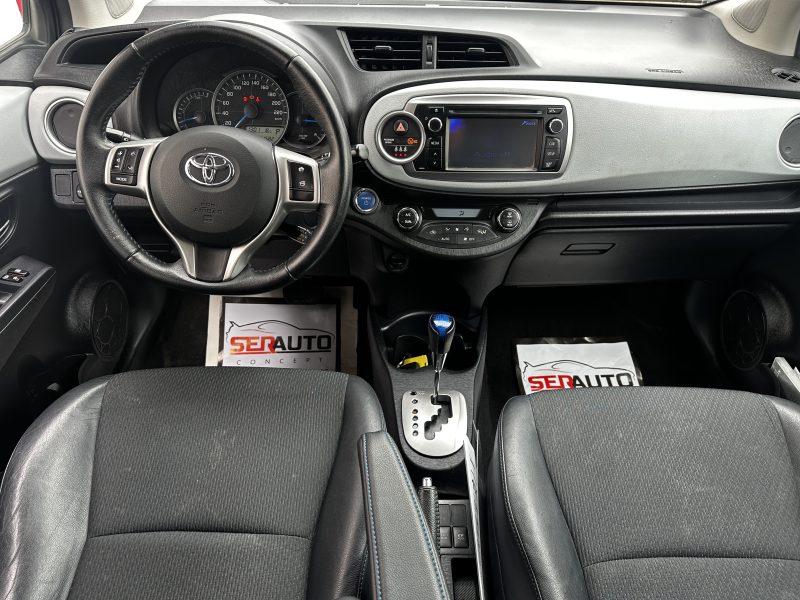 TOYOTA YARIS HYBRID 2013