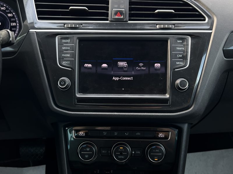 VOLKSWAGEN TIGUAN II CARAT 2.0 TDI 150 Cv 1ERE MAIN / TOIT OUVRANT APPLE & ANDROID - GARANTIE 1 AN