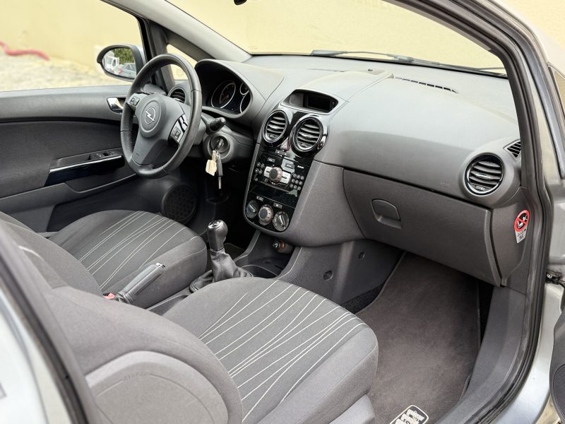 OPEL CORSA 1l3 CDTI 2010 130000km