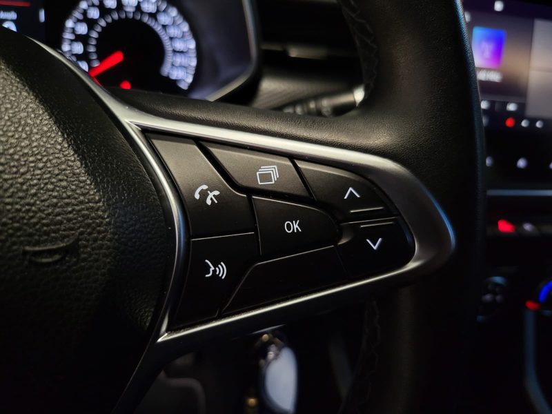 RENAULT CLIO V 1.0 TCe 100cv ZEN / 2EME MAIN / CARPLAY / ENTRETIEN COMPLET / AVERTISSEUR DE LIGNE BL