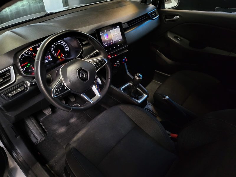 RENAULT CLIO V 1.0 TCe 100cv ZEN / 2EME MAIN / CARPLAY / ENTRETIEN COMPLET / AVERTISSEUR DE LIGNE BL