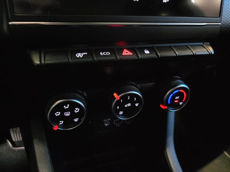 RENAULT CLIO V 1.0 TCe 100cv ZEN / 2EME MAIN / CARPLAY / ENTRETIEN COMPLET / AVERTISSEUR DE LIGNE BL