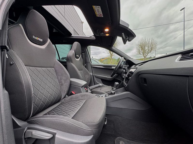 SKODA OCTAVIA 2.0 TSI 230 RS Combi*PANO*CAMERA*GPS*LED*