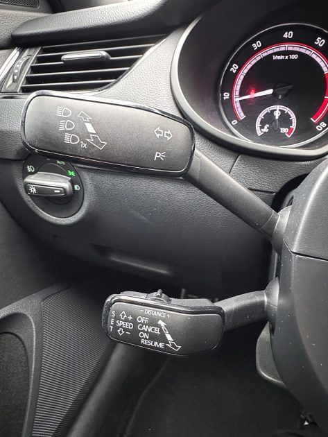 SKODA OCTAVIA 2.0 TSI 230 RS Combi*PANO*CAMERA*GPS*LED*