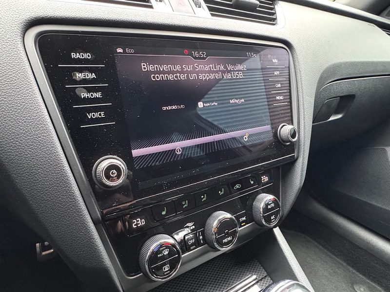SKODA OCTAVIA 2.0 TSI 230 RS Combi*PANO*CAMERA*GPS*LED*