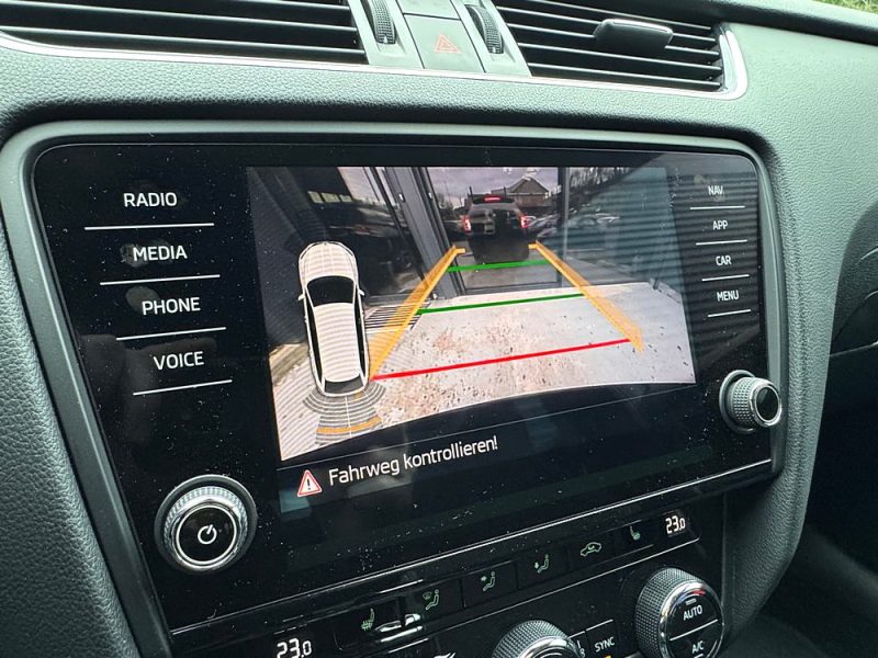 SKODA OCTAVIA 2.0 TSI 230 RS Combi*PANO*CAMERA*GPS*LED*