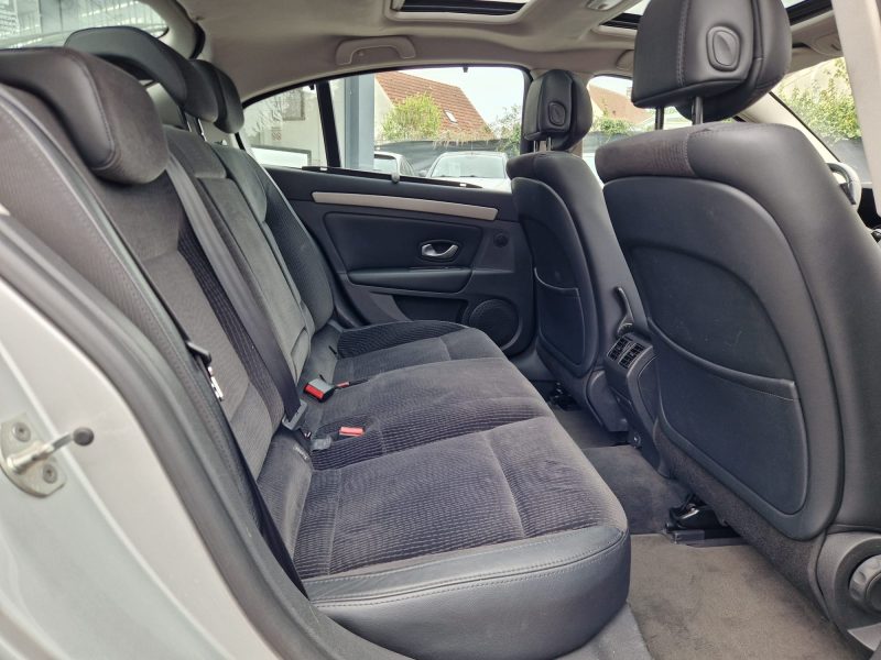 RENAULT LAGUNA III 2.0 dCi 150cv PRIVILÈGE_Toit Pano_Semi Cuir / Revisee&Garantie