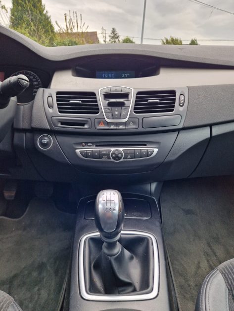 RENAULT LAGUNA III 2.0 dCi 150cv PRIVILÈGE_Toit Pano_Semi Cuir / Revisee&Garantie