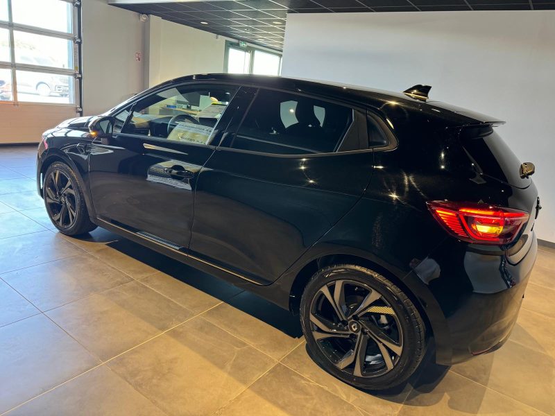 RENAULT CLIO 2023