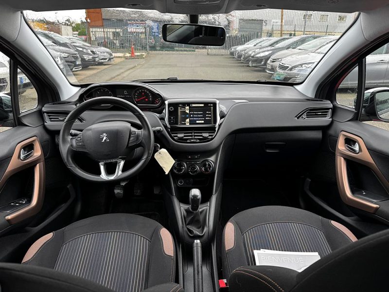 PEUGEOT 208 2013