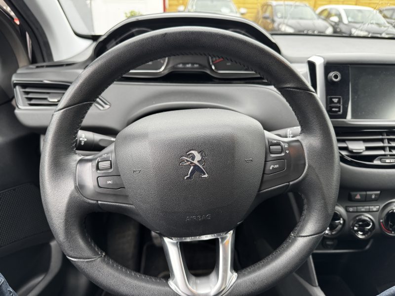 PEUGEOT 208 2013