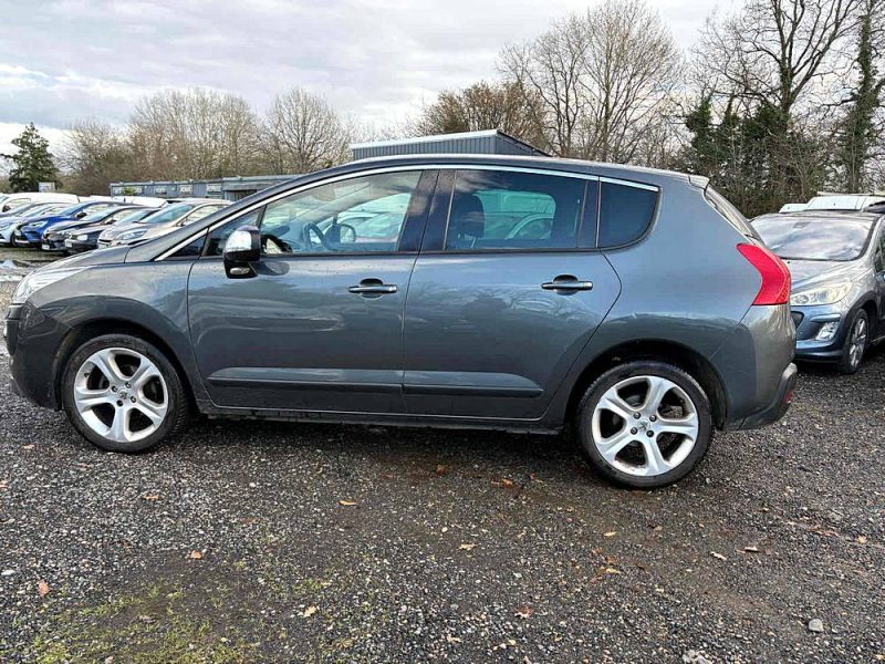 PEUGEOT 3008 2011