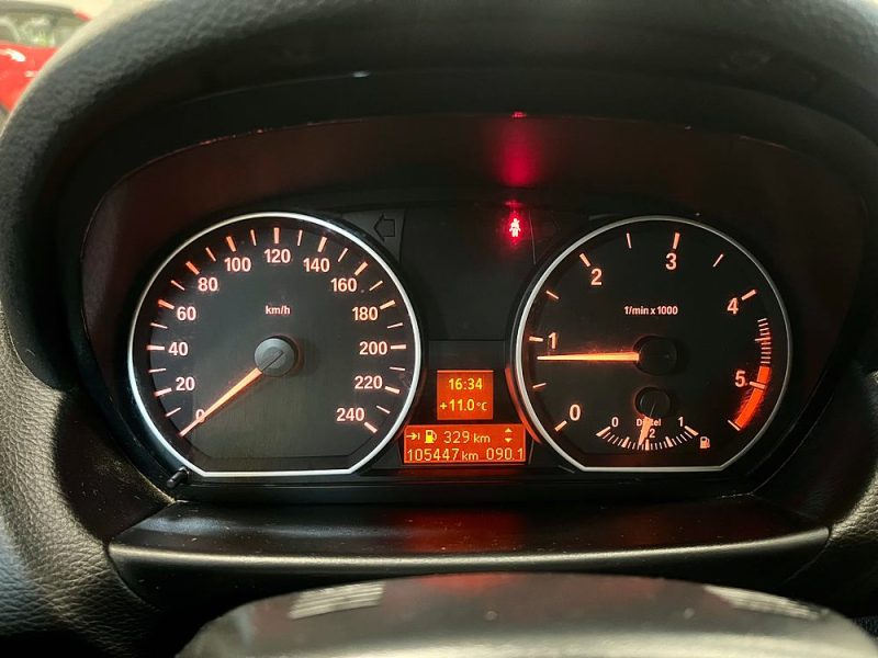 BMW Série 1 (E88) cabriolet 118d 143ch Luxe BVM6 Garantie 6 mois