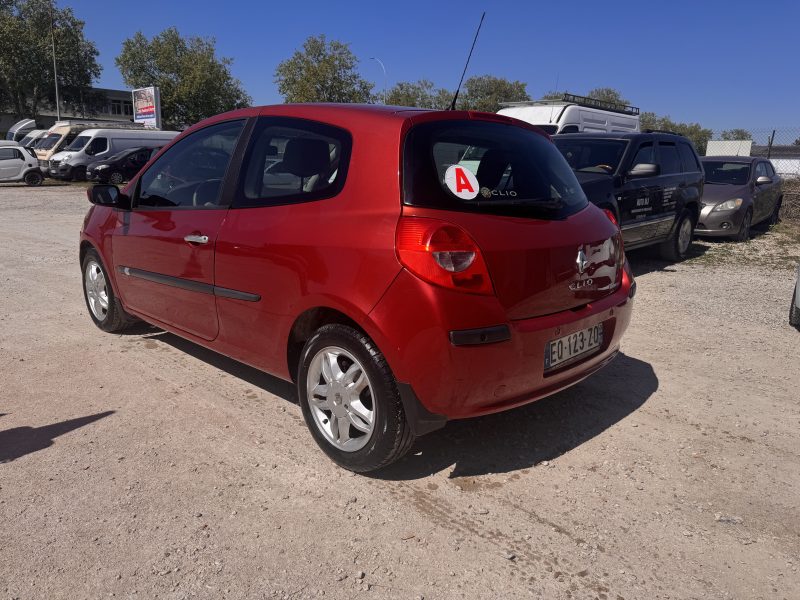 RENAULT CLIO 2006