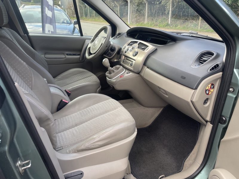 RENAULT MEGANE SCENIC 2.0i 150CV