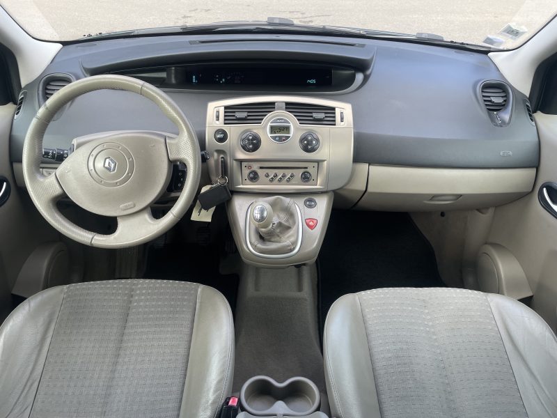 RENAULT MEGANE SCENIC 2.0i 150CV