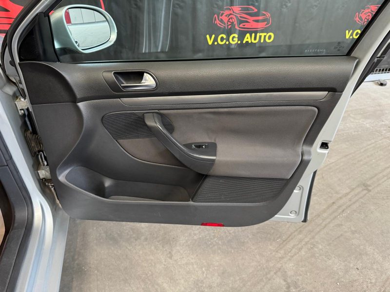 VOLKSWAGEN JETTA 1.9 TDI 105 Trendline 