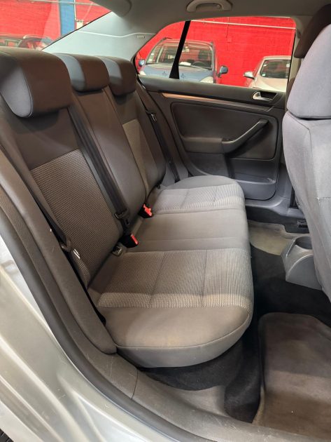 VOLKSWAGEN JETTA 1.9 TDI 105 Trendline 