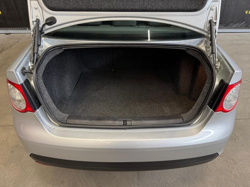 VOLKSWAGEN JETTA 1.9 TDI 105 Trendline 