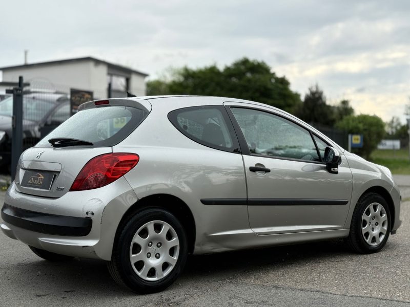 PEUGEOT 207 1.4i - 16V 90CH