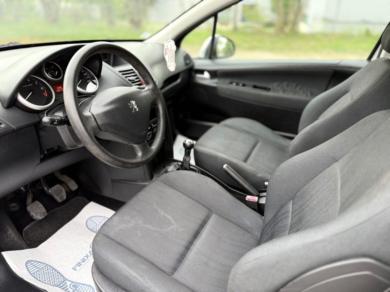 PEUGEOT 207 1.4i - 16V 90CH