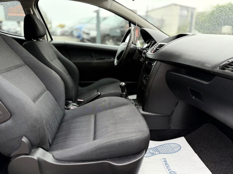 PEUGEOT 207 1.4i - 16V 90CH