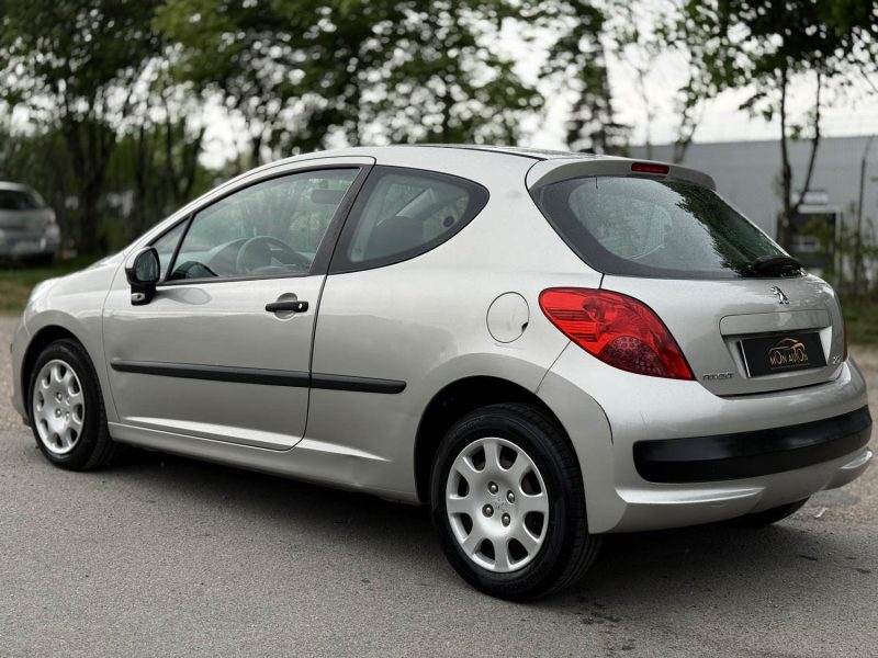 PEUGEOT 207 1.4i - 16V 90CH