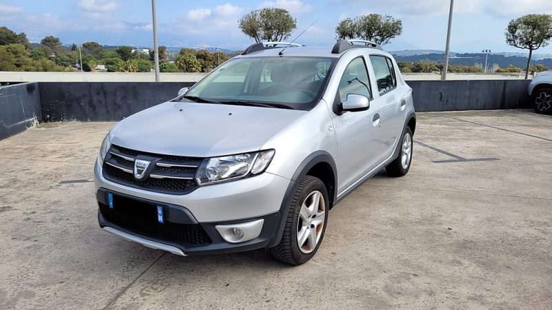 DACIA SANDERO 2015