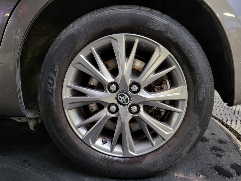 TOYOTA YARIS 1.5i - 16V HYBRID DYNAMIC / CAMERA DE RECUL / RADAR ARRIERES