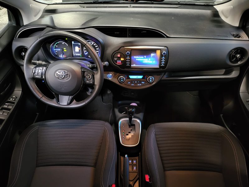 TOYOTA YARIS 1.5i - 16V HYBRID DYNAMIC / CAMERA DE RECUL / RADAR ARRIERES