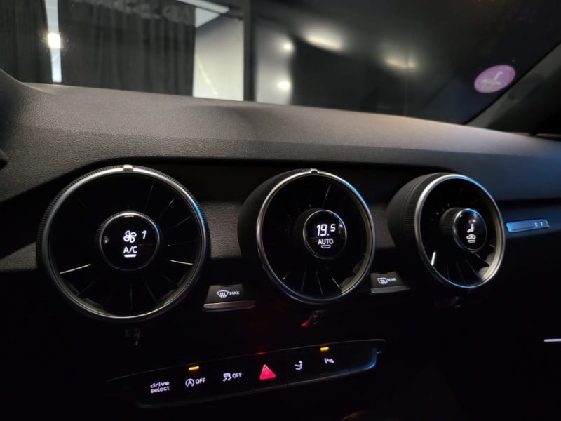 AUDI TT ROADSTER2.0 40-TFSI 197CV S LINE / BANG&OLUFSEN / SIEGES CHAUFFANTS & CLIMATISES