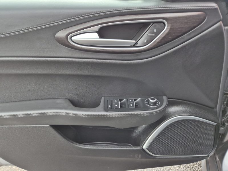 ALFA ROMEO GIULIA 2021