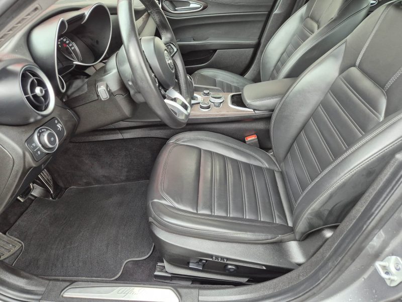 ALFA ROMEO GIULIA 2021