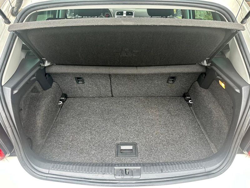 VOLKSWAGEN POLO 2012