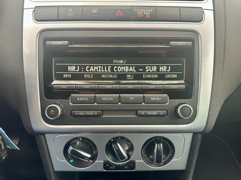 VOLKSWAGEN POLO 2012