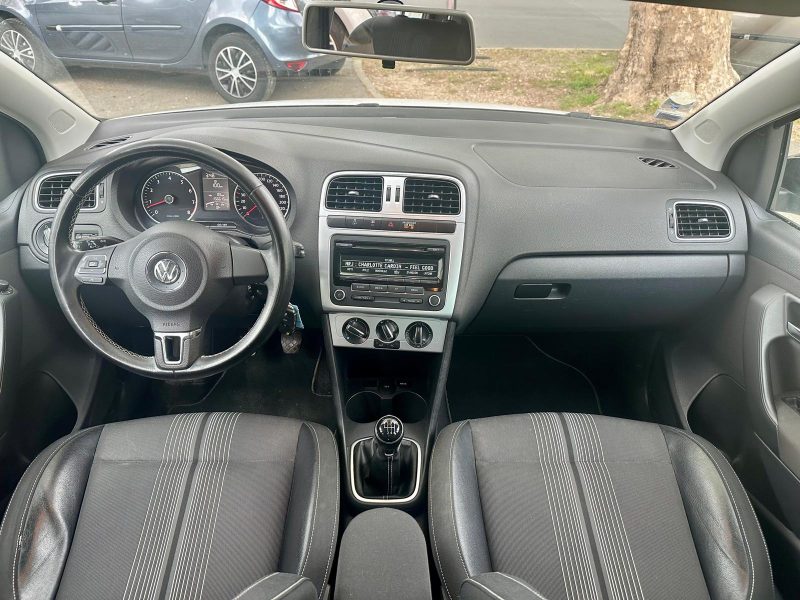 VOLKSWAGEN POLO 2012
