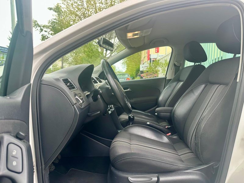 VOLKSWAGEN POLO 2012