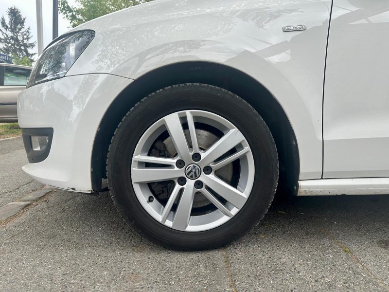 VOLKSWAGEN POLO 2012