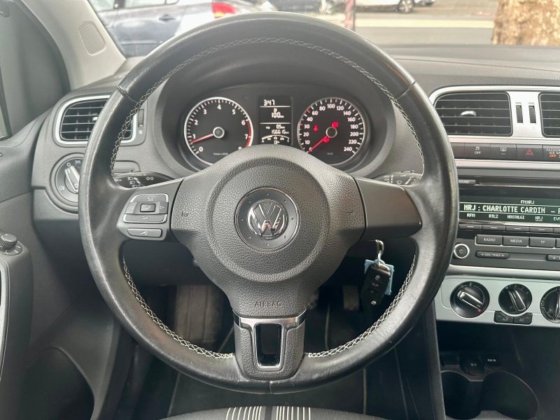 VOLKSWAGEN POLO 2012