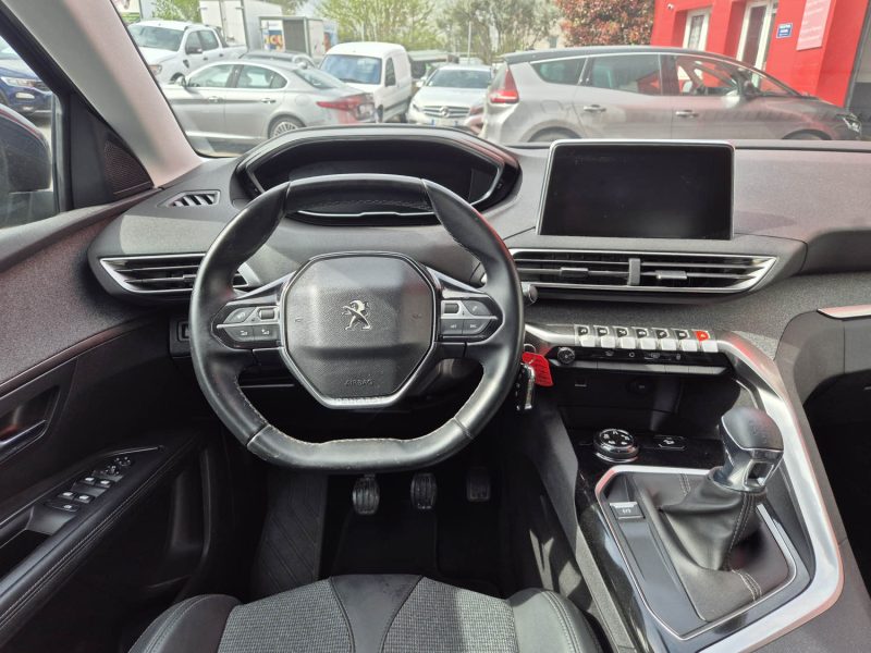 PEUGEOT 5008 2019