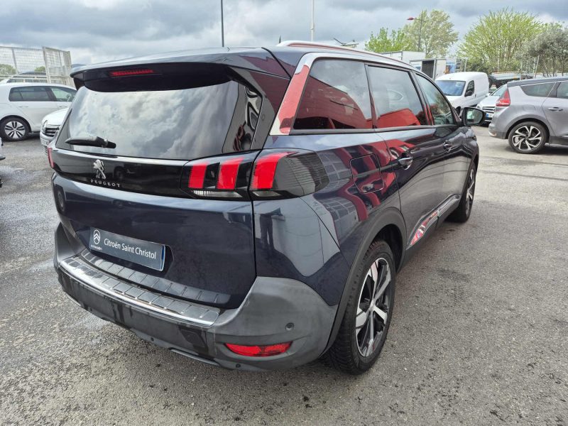 PEUGEOT 5008 2019