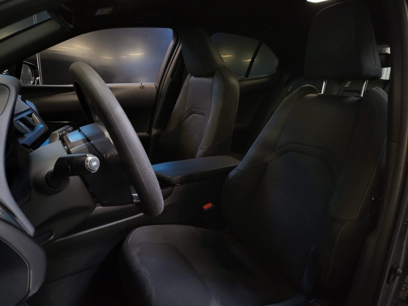 LEXUS UX 250H 184cv PREMIUM EDITION / SUIVI LEXUS / CARPLAY / CAMERA DE RECUL / HORLOGE ANALOGIQUE /