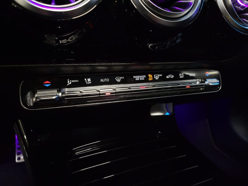 MERCEDES CLASSE CLA 200 7G-DCT 163cv EDITION ONE ORANGE ART / SUIVI MERCEDES / TOIT OUVRANT 