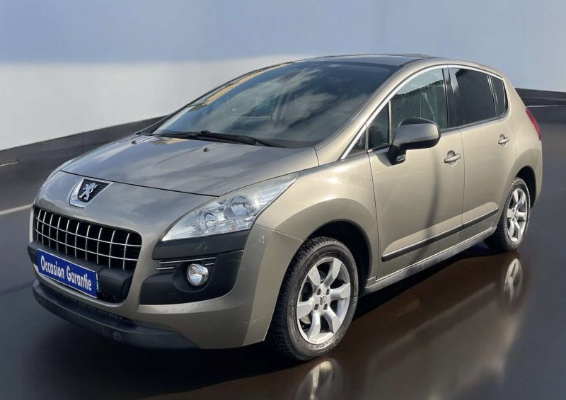 PEUGEOT 3008 2011